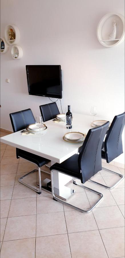 Apartment Antonio Biograd Na Moru Exteriör bild