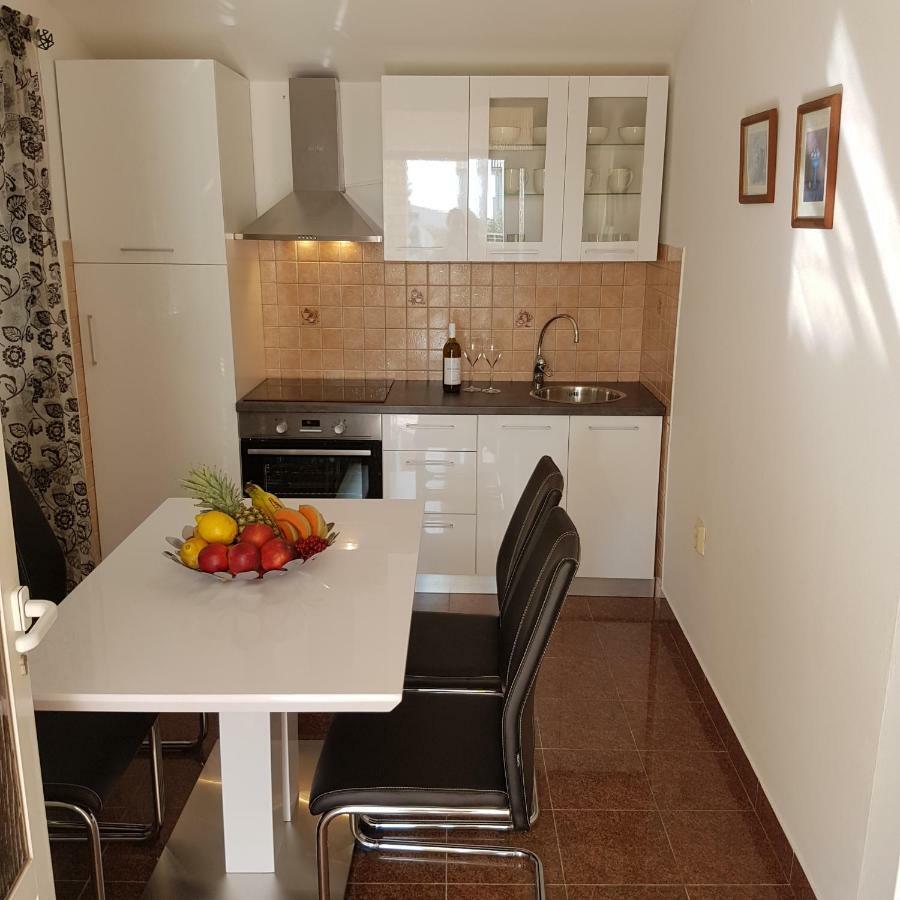 Apartment Antonio Biograd Na Moru Exteriör bild